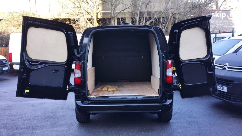 VAUXHALL COMBO 2300 SPORTIVE L1 SWB IN BLACK WITH AIR CONDITIONING,PARKING SENSORS,6 SPEED,3 SEATS AND MORE - 2974 - 11