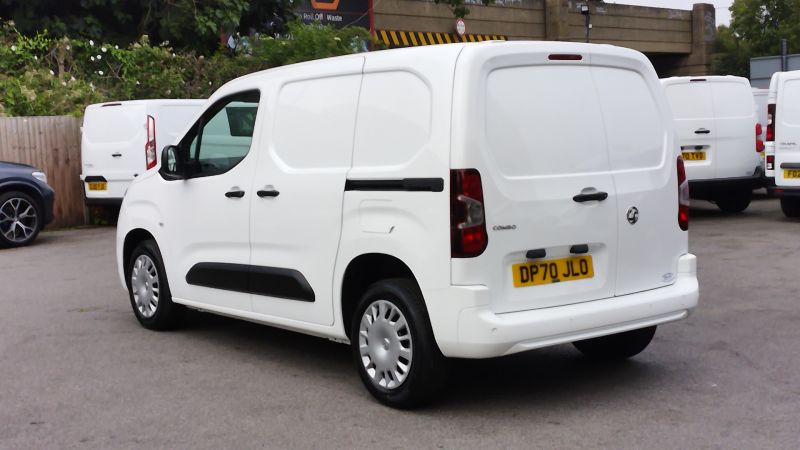 VAUXHALL COMBO 2300 SPORTIVE L1 SWB WITH AIR CONDITIONING,PARKING SENSORS,BLUETOOTH AND MORE - 2871 - 6