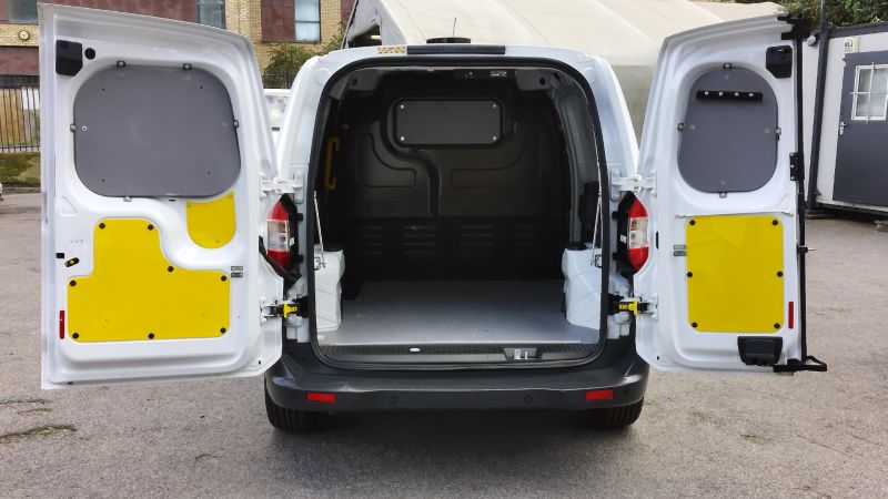 FORD TRANSIT COURIER TREND 1.5 TDCI WITH AIR CONDITIONING,6 SPEED,ELECTRIC MIRRORS,BLUETOOTH AND MORE - 2915 - 7