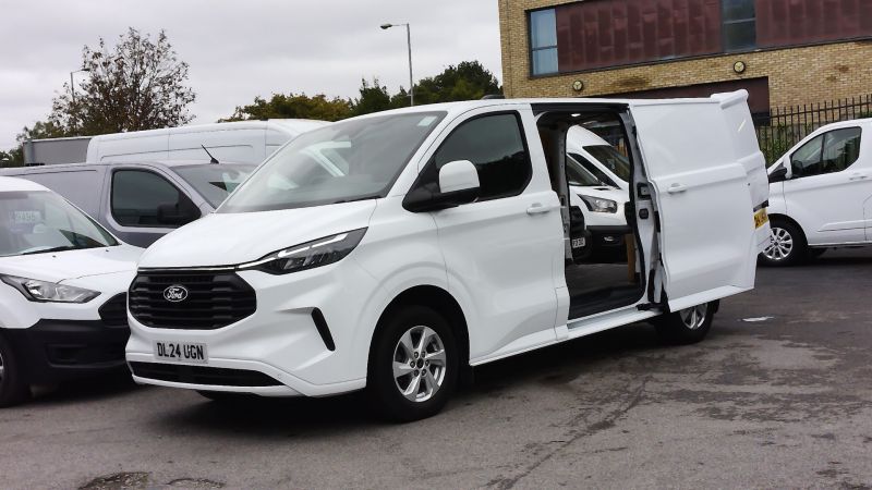 FORD TRANSIT CUSTOM 280 LIMITED L1 SWB ECOBLUE WITH ONLY 18.000 MILES,AIR CONDITIONING,HEATED SEATS AND MORE *** SOLD *** - 2916 - 2