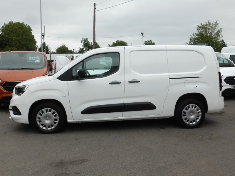 VAUXHALL COMBO 2300 SPORTIVE L2 LWB WITH ONLY 37.000 MILES,AIR CONDITIONING,PARKING SENSORS,BLUETOOTH AND MORE - 2887 - 3