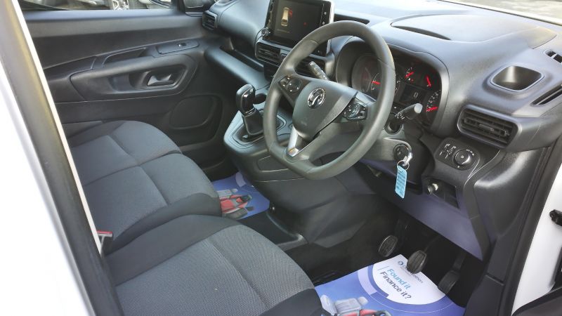 VAUXHALL COMBO 2300 SPORTIVE L1 SWB WITH AIR CONDITIONING,PARKING SENSORS,BLUETOOTH AND MORE - 2924 - 12