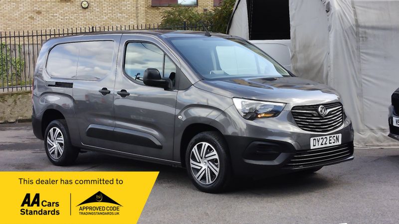 VAUXHALL COMBO 2300 DYNAMIC L2 LWB 100 IN DARK GREY WITH ONLY 41.000 MILES,SAT NAV,AIR CONDITIONING AND MORE *** SOLD *** - 2913 - 3