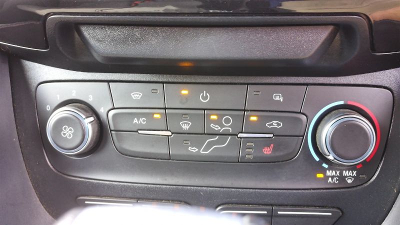 FORD TRANSIT CONNECT 200 LIMITED AUTOMATIC L1 SWB AUTOMATIC IN GREY WITH SAT NAV,REAR CAMERA,AIR CONDITIONING,PARKING SENSORS AND MORE - 2881 - 16