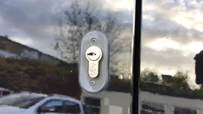 VAUXHALL VIVARO F2900 DYNAMIC L1 SWB IN BLACK WITH AIR CONDITIONING,PARKING SENSORS,CRUISE CONTROL AND MORE - 2938 - 22