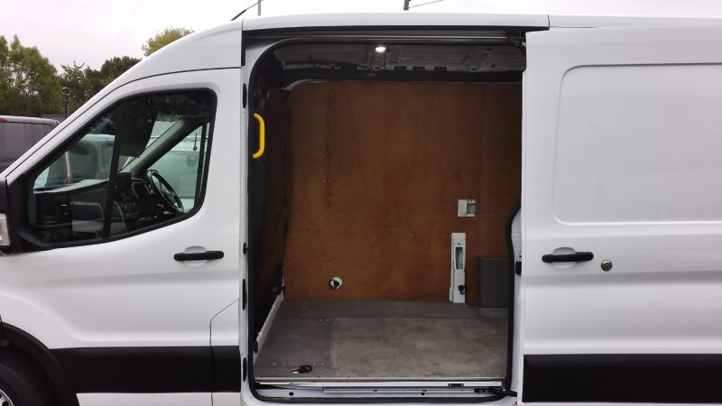 FORD TRANSIT 310 LEADER L2H2 MWB MEDIUM ROOF WITH ONLY 51.000 MILES,SAT NAV,AIR CONDITIONING,HEATED SEATS AND MORE - 2917 - 24