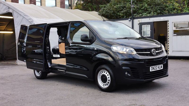 VAUXHALL VIVARO F2900 DYNAMIC L1 SWB IN BLACK WITH AIR CONDITIONING,PARKING SENSORS,CRUISE CONTROL AND MORE - 2938 - 5