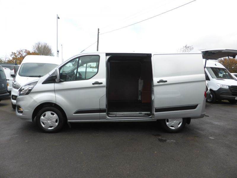 FORD TRANSIT CUSTOM 300 TREND L1 SWB WITH REAR TAILGATE,AIR CONDITIONING,PARKING SENSORS,CRUISE CONTROL,BLUETOOTH AND MORE - 2537 - 22