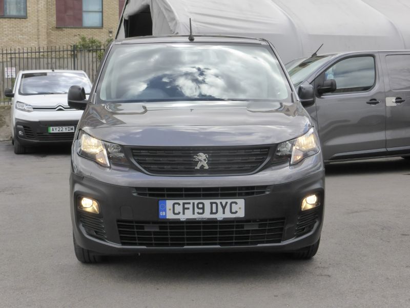 PEUGEOT PARTNER 1.6 BLUEHDI PROFESSIONAL L1 SWB IN GREY WITH ONLY 41.000 MILES,AIR CONDITIONING,SENSORS AND MORE - 2643 - 19