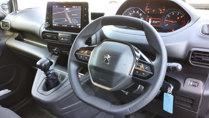 PEUGEOT PARTNER 1000 ASPHALT PREMIUM L1 SWB,SAT NAV,ALLOYS,AIR CONDITIONING,PARK ASSIST CAMERA AND MORE - 2949 - 7