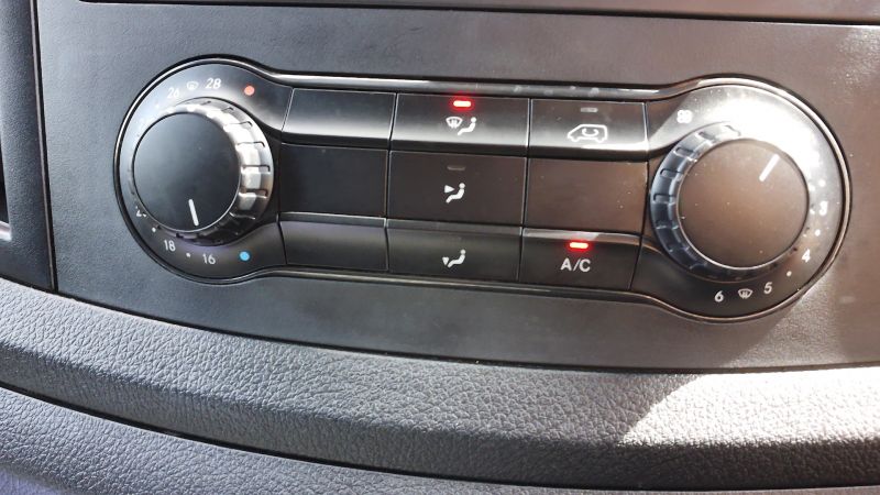 MERCEDES VITO 114 PROGRESSIVE L2 LWB 9G TRONIC AUTOMATIC WITH AIR CONDITIONING AND MORE *** SOLD *** - 2865 - 17