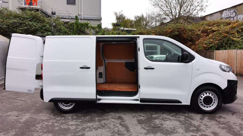 PEUGEOT EXPERT 1.5 BLUEHDI PROFESSIONAL PREMIUM L1 WITH AIR CONDITIONING,6 SPEED,BLUETOOTH AND MORE - 2933 - 10