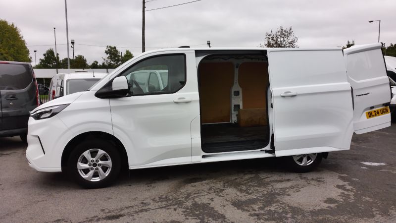 FORD TRANSIT CUSTOM 280 LIMITED L1 SWB ECOBLUE WITH ONLY 18.000 MILES,AIR CONDITIONING,HEATED SEATS AND MORE *** SOLD *** - 2916 - 11
