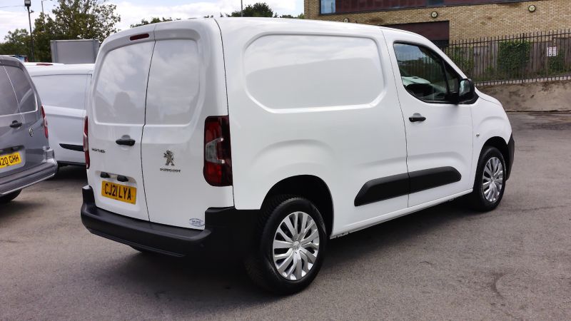 PEUGEOT PARTNER PROFESSIONAL L1 SWB WITH AIR CONDITIONING,PARKING SENSORS,DAB RADIO AND MORE - 2903 - 6