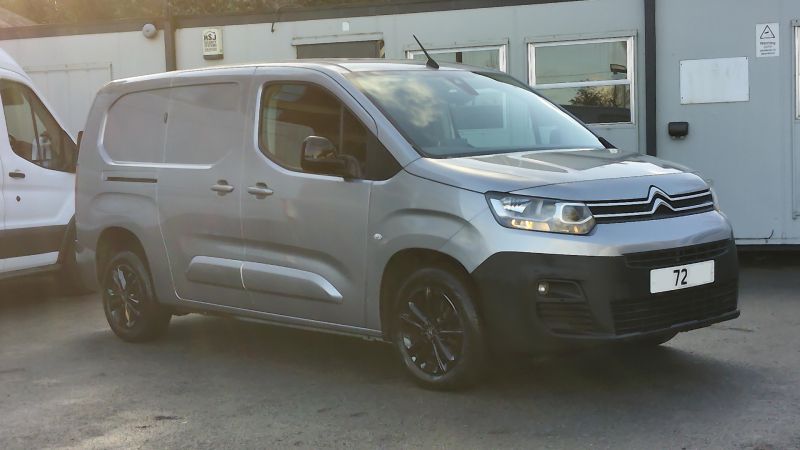 CITROEN BERLINGO 950 DRIVER PRO EDITION XL 8 SPEED AUTOMATIC,SAT NAV,REAR PARK ASSIST CAMERA,AIR CONDITIONING,DAB RADI AND MORE - 2968 - 2