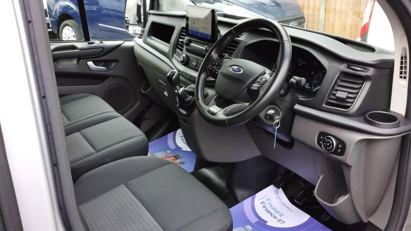 FORD TRANSIT CUSTOM 320 TREND ECOBLUE L1H2 SWB HIGH ROOF IN SILVER WITH SAT NAV,AIR CONDITIONING,PARKING SENSORS AND MORE - 2882 - 4