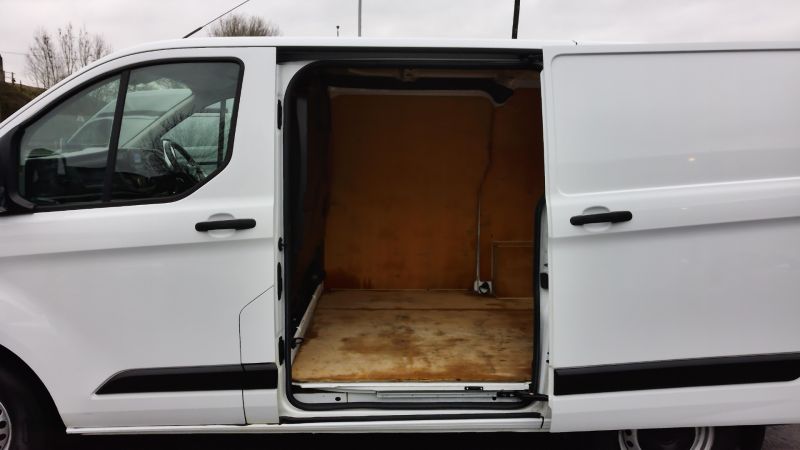 FORD TRANSIT CUSTOM 300 LEADER ECOBLUE L1 SWB WITH AIR CONDITIONING,PARKING SENSORS,DAB RADIO,6 SPEED AND MORE - 2958 - 16
