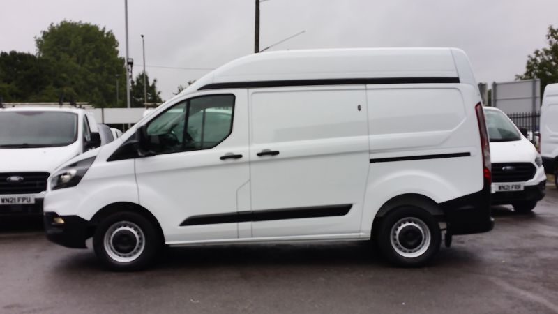FORD TRANSIT CUSTOM 300 L1 H2 SWB HIGH ROOF WITH ONLY 43.000 MILES,AIR CONDITIONING,FRONT+REAR PARKING SENSORS AND MORE - 2895 - 8