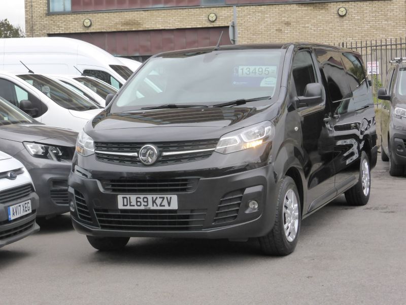 VAUXHALL VIVARO 2900 DYNAMIC L2H1 LWB IN BLACK WITH AIR CONDITIONING,PARKING SENSORS AND MORE - 2638 - 23