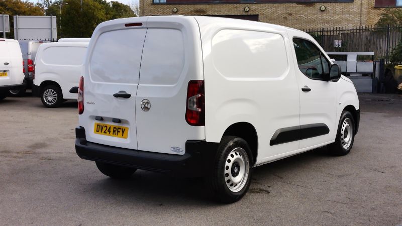 VAUXHALL COMBO 2300 PRIME L1 SWB ONLY 15.000 MILES,AIR CONDITIONING,PARKING SENSORS,6 SPEED AND MORE - 2937 - 5
