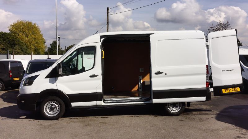 FORD TRANSIT 310 LEADER ECOBLUE L2H2 MWB MEDIUM ROOF WITH ONLY 61.000 MILES,SAT NAV,AIR CONDITIONING,HEATED SEATS AND MORE - 2923 - 9