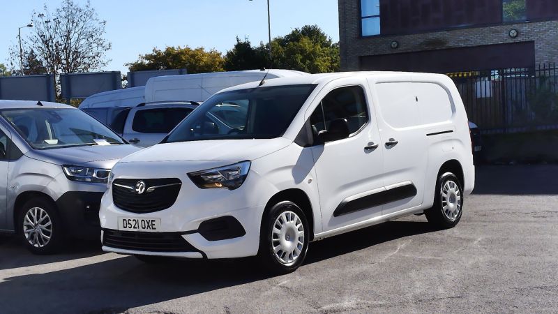 VAUXHALL COMBO 2300 SPORTIVE L2H1 LWB WITH AIR CONDITIONING,PARKING SENSORS,BLUETOOTH AND MORE - 2926 - 4