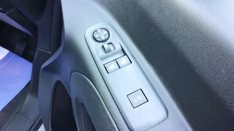 CITROEN BERLINGO 950 DRIVER PRO EDITION XL 8 SPEED AUTOMATIC,SAT NAV,REAR PARK ASSIST CAMERA,AIR CONDITIONING,DAB RADI AND MORE - 2968 - 22