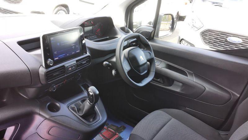 PEUGEOT PARTNER PROFESSIONAL L1 SWB WITH AIR CONDITIONING,PARKING SENSORS,DAB RADIO AND MORE - 2903 - 13