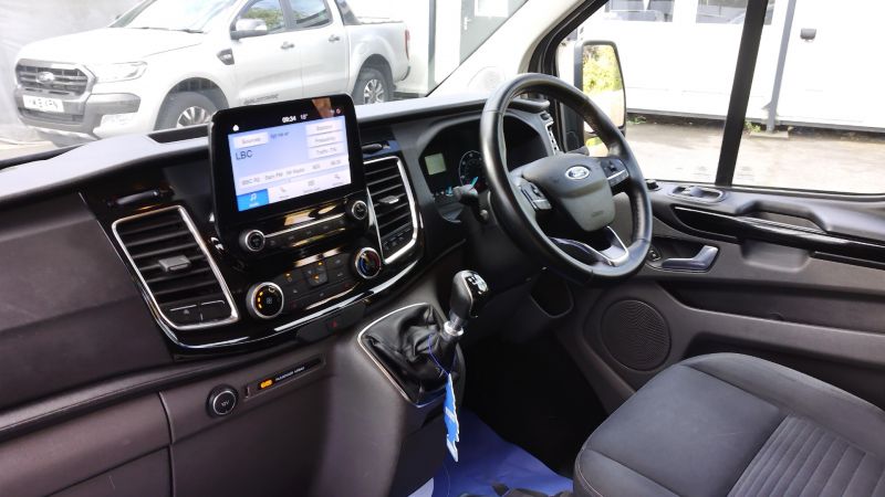 FORD TRANSIT CUSTOM 320 LIMITED L1 SWB 6 SEATER DOUBLE CAB COMBI CREW VAN WITH AIR CONDITIONING,PARKING SENSORS,ALLOYS,HEATED SEATS AND MORE *** DEPOSIT TAKEN *** - 2914 - 15