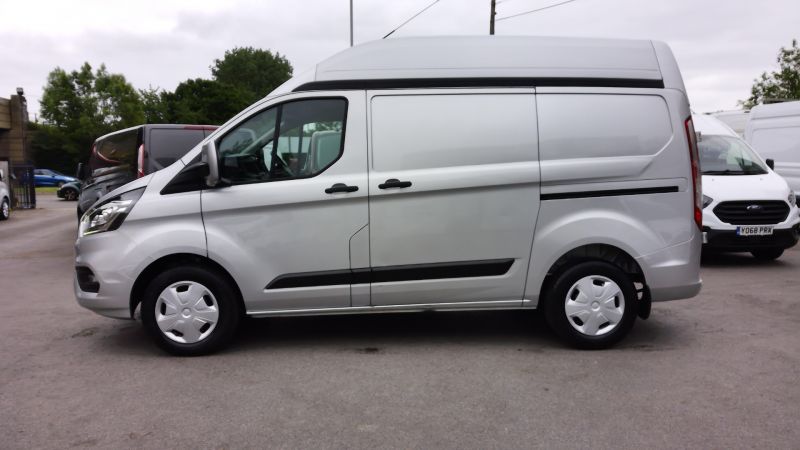 FORD TRANSIT CUSTOM 320 TREND ECOBLUE L1H2 SWB HIGH ROOF IN SILVER WITH AIR CONDITIONING,PARKING SENSORS AND MORE - 2863 - 9