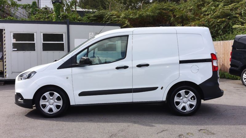 FORD TRANSIT COURIER TREND 1.5 TDCI WITH AIR CONDITIONING,6 SPEED,ELECTRIC MIRRORS,BLUETOOTH AND MORE - 2915 - 8