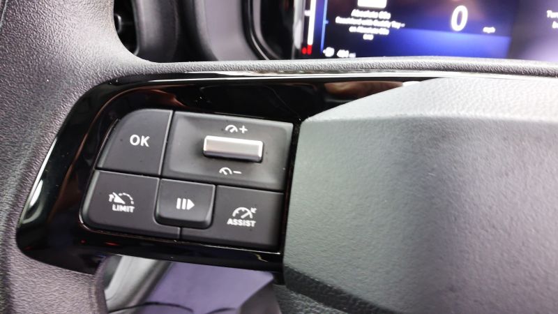 VAUXHALL COMBO 2300 PRIME L1 SWB ONLY 15.000 MILES,AIR CONDITIONING,PARKING SENSORS,6 SPEED AND MORE - 2937 - 17