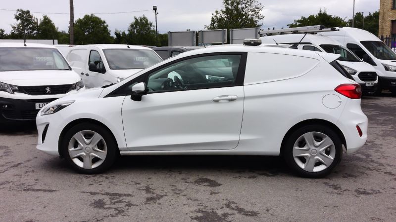 FORD FIESTA VAN 1.5 TDCI IN WHITE,AIR CONDITIONING,PARKING SENSORS,DAB RADIO AND MORE - 2893 - 3
