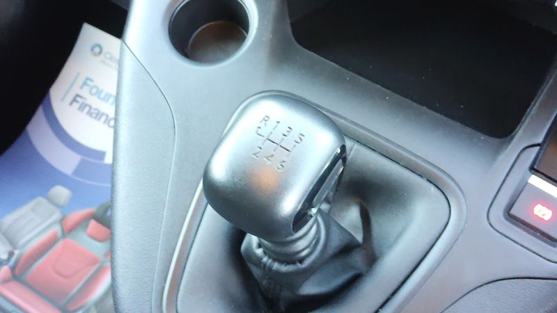 VAUXHALL COMBO 2300 SPORTIVE L1 SWB IN BLACK WITH AIR CONDITIONING,PARKING SENSORS,6 SPEED,3 SEATS AND MORE - 2974 - 18