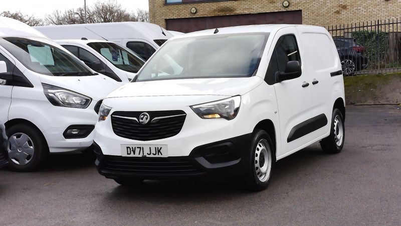 VAUXHALL COMBO 2300 DYNAMIC L1 SWB WITH ONLY 57.000 MILES,AIR CONDITIONING,PARKING SENSORS,CRUISE CONTROL AND MORE - 2975 - 22