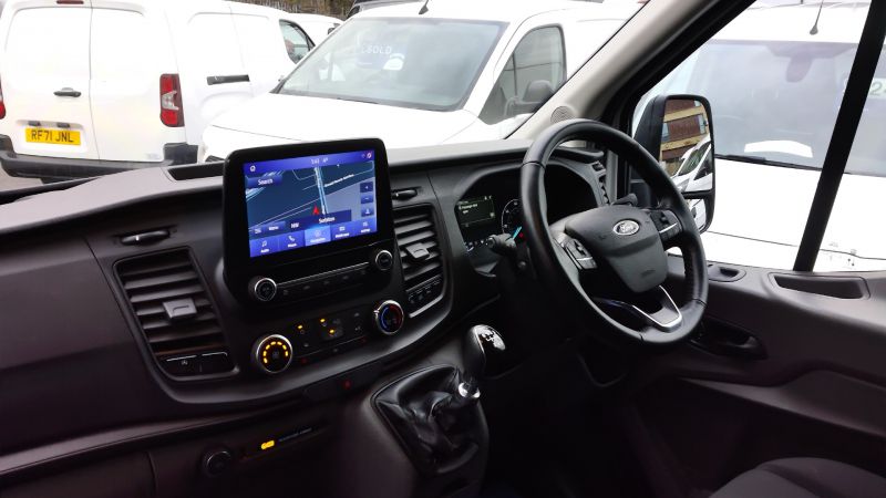 FORD TRANSIT 310 LEADER ECOBLUE L2H2 MWB MEDIUM ROOF WITH ONLY 57.000 MILES,SAT NAV,AIR CONDITIONING,HEATED SEATS AND MORE *** SOLD *** - 2963 - 13