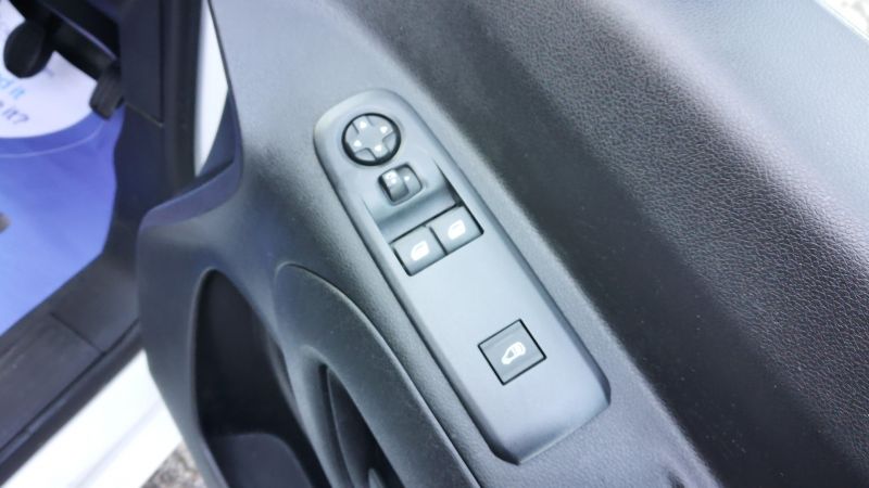 PEUGEOT PARTNER 1.5 BLUEHDI PROFESSIONAL L1 SWB WITH AIR CONDITIONING,PARKING SENSORS,DAB RADIO AND MORE *** SOLD *** - 2957 - 15