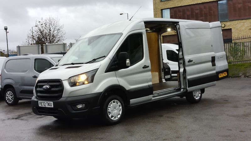 FORD TRANSIT 310 TREND LEADER L2 H2 MWB MEDIUM ROOF IN SILVER WITH AIR CONDITIONING,SYNC 4 MEDIA SYSTEM,PARKING SENSORS,CAR PLAY AND MORE - 2950 - 2