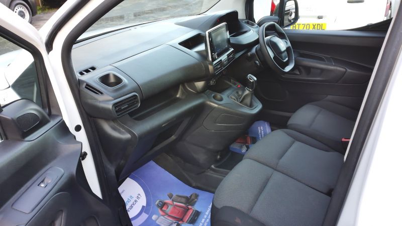 PEUGEOT PARTNER 1.5 BLUEHDI PROFESSIONAL L1 SWB WITH AIR CONDITIONING,PARKING SENSORS,DAB RADIO AND MORE *** SOLD *** - 2957 - 13