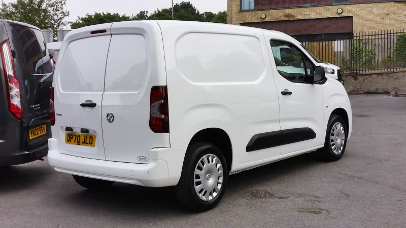 VAUXHALL COMBO 2300 SPORTIVE L1 SWB WITH AIR CONDITIONING,PARKING SENSORS,BLUETOOTH AND MORE - 2871 - 5
