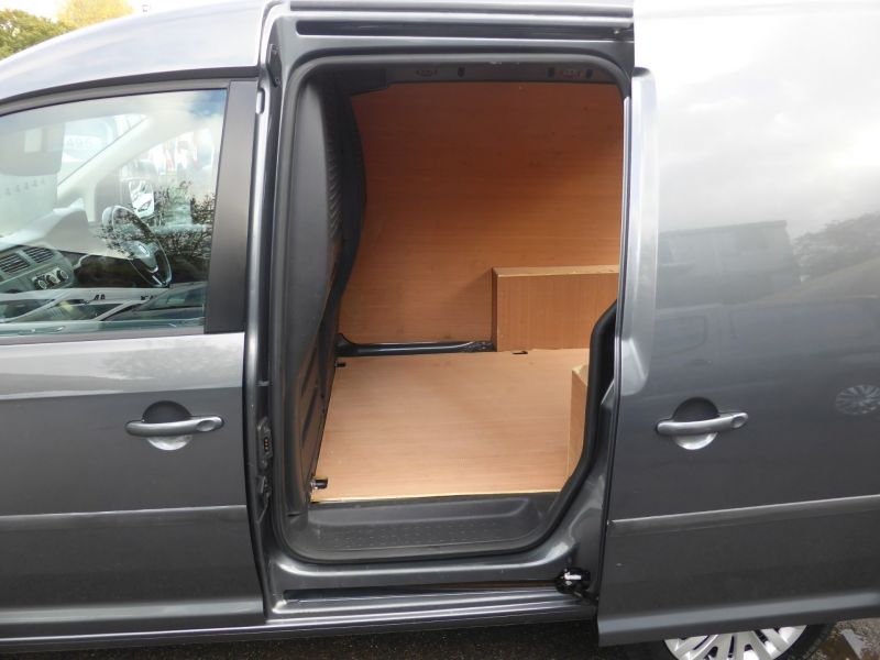 VOLKSWAGEN CADDY C20 TDI TRENDLINE SWB IN GREY WITH AIR CONDITIONING,PARKING SENSORS,DAB RADIO AND MORE - 2533 - 22