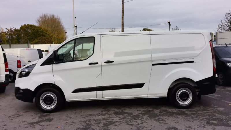 FORD TRANSIT CUSTOM 300 LEADER ECOBLUE L2 LWB WITH ONLY 58.000 MILES,AIR CONDITIONING,PARKING SENSORS,6 SPEED AND MORE - 2939 - 7