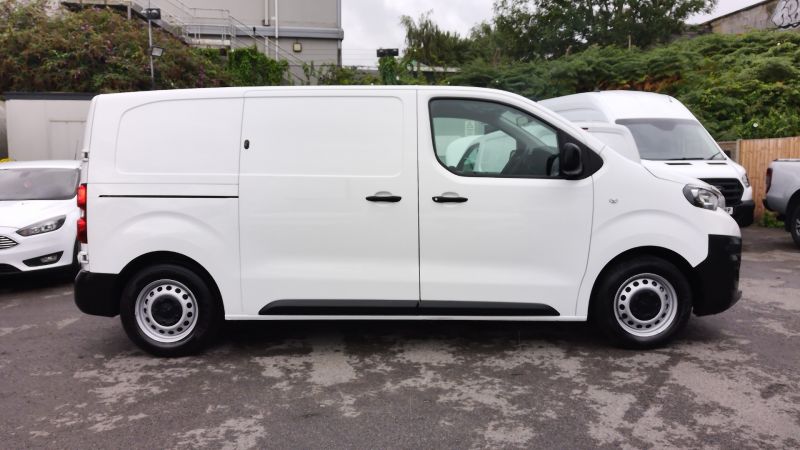 PEUGEOT EXPERT 1000 PROFESSIONAL BLUEHDI WITH AIR CONDITIONING,PARKING SENSORS,SECURITY LOCKS  AND MORE  *** SOLD *** - 2900 - 8