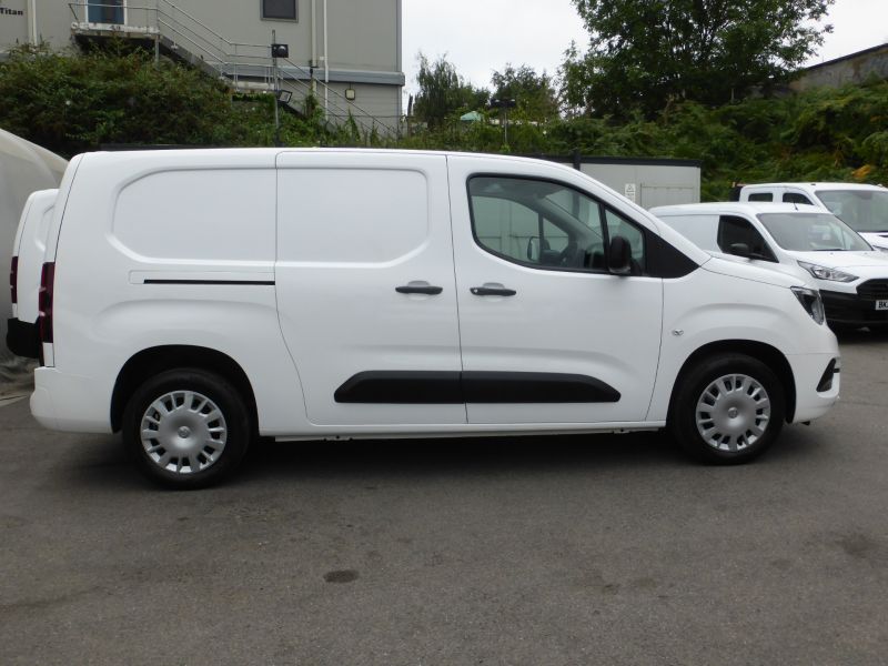 VAUXHALL COMBO 2300 SPORTIVE L2 LWB WITH ONLY 37.000 MILES,AIR CONDITIONING,PARKING SENSORS,BLUETOOTH AND MORE - 2887 - 4
