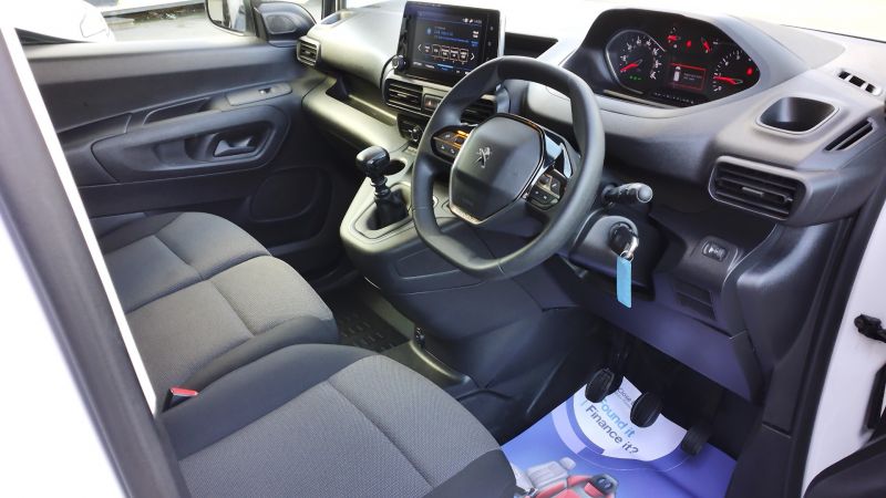 PEUGEOT PARTNER 1000 ASPHALT PREMIUM L1 SWB,SAT NAV,ALLOYS,AIR CONDITIONING,PARK ASSIST CAMERA AND MORE - 2949 - 12