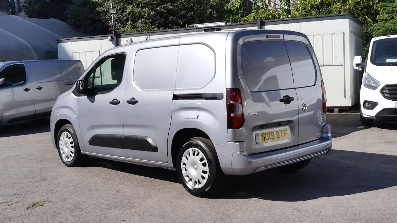 VAUXHALL COMBO 2000 SPORTIVE 1.6 L1 SWB IN GREY/SILVER WITH AIR CONDITIONING,3 SEATS,PARKING SENSORS AND MORE  - 2880 - 6