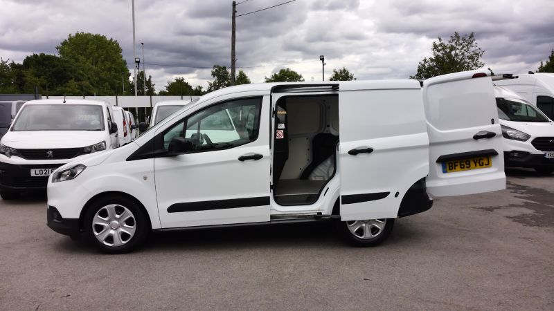 FORD TRANSIT COURIER TREND 1.5 TDCI ONLY 53.000 MILES,AIR CONDITIONING,PARK ASSIST CAMERA,PARKING SENSORS AND MORE - 2890 - 11