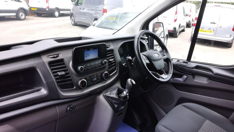 FORD TRANSIT CUSTOM 300 TREND L2 H1 LWB WITH AIR CONDITIONING,PARKING SENSORS,CRUISE CONTROL,BLUETOOTH AND MORE - 2885 - 13
