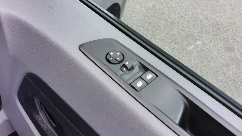 CITROEN DISPATCH 1400M ENTERPRISE PRO 2.0 BLUEHDI 145PS IN GREY WITH ONLY 44.000 MILES,AIR CONDITIONING AND MORE - 2971 - 10