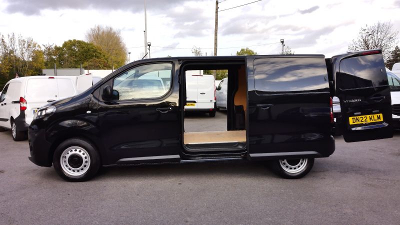 VAUXHALL VIVARO F2900 DYNAMIC L1 SWB IN BLACK WITH AIR CONDITIONING,PARKING SENSORS,CRUISE CONTROL AND MORE - 2938 - 11
